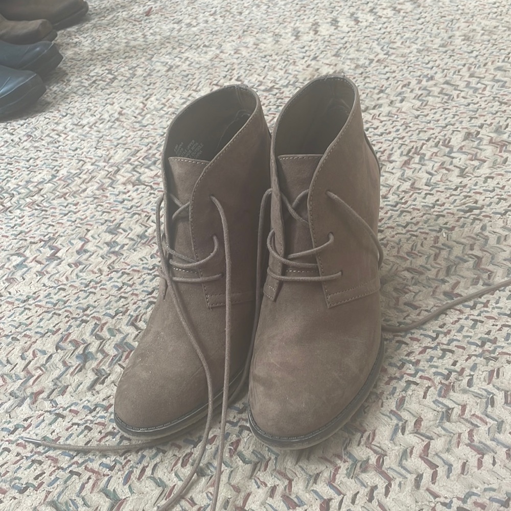 Mia booties size 8.5 hardly worn